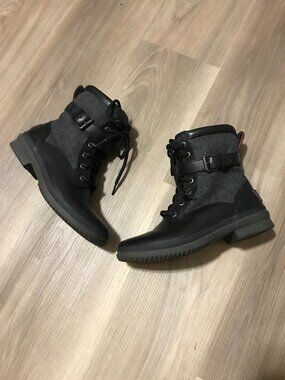 UGG Ladies Kesey Combat Leather And Wool Black/Grey Boots Size 6
